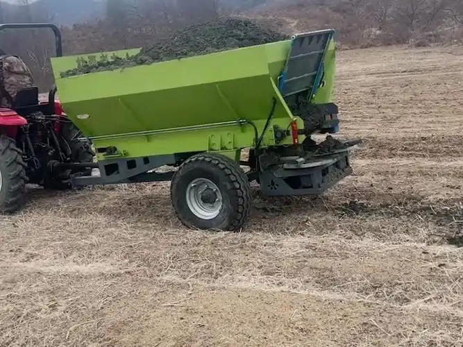 小型撒粪车扬粪机有机肥撒肥机抛洒农家粪肥