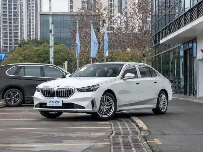 敬请关注当地市场经销商报价降价厂商指导价车型在售车型售多地宝马5