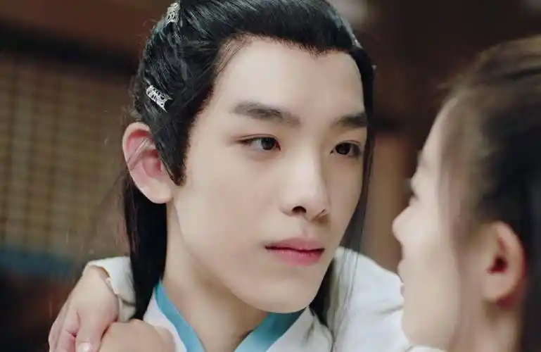 17岁就当上古偶剧男主,却因颜值被嘲