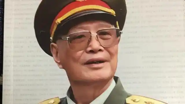 三野悍将张震:坚持为粟裕平反,78岁成副国级,父子皆是上将