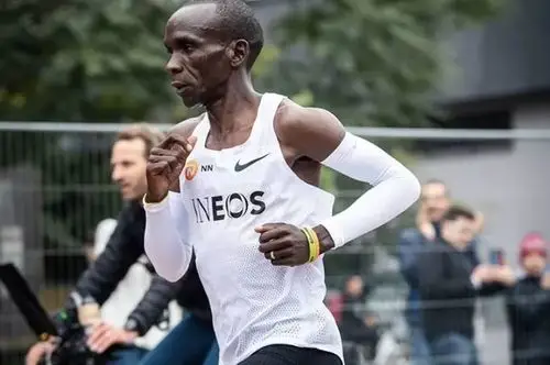 基普乔格谈vaporfly跑鞋它真能让我们跑得更快