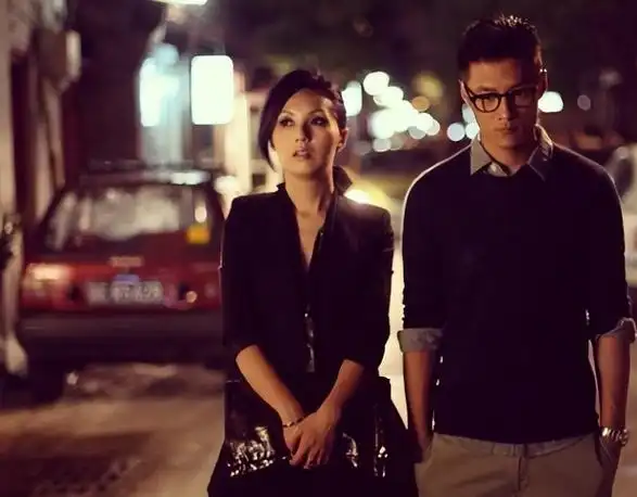 因参加恋爱综艺《我们相爱吧》,与周冬雨组成荧幕cp,亲密互动"甜翻"不