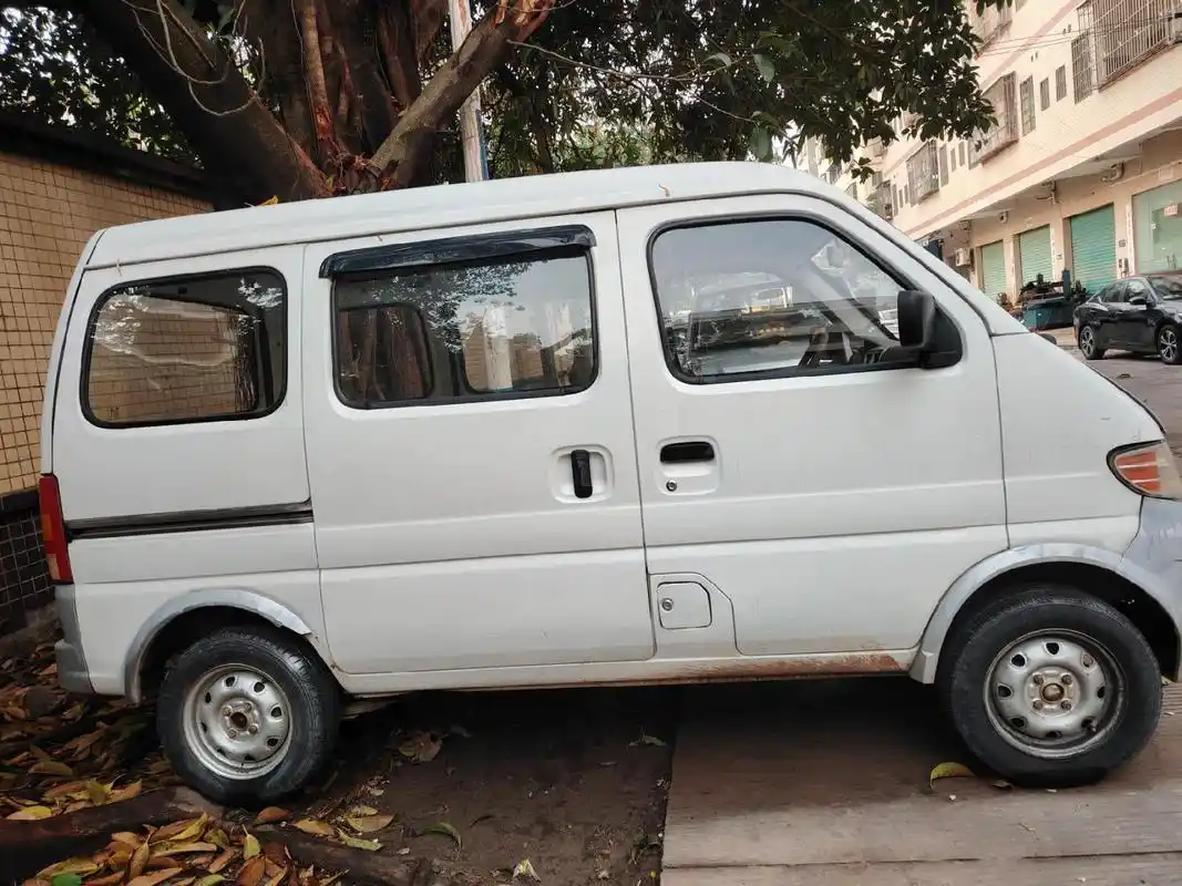 长安之星,1.0排量面包车