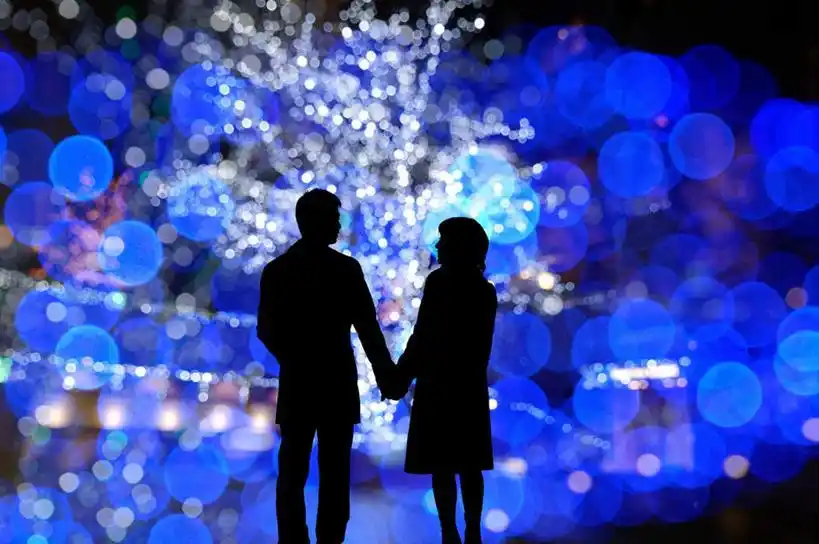 东方人,两个人,夫妻,站,握手,横图,室外,夜晚,爱情,幸福,霓虹灯,圣诞