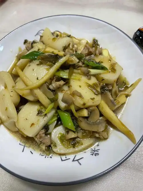 雪菜肉丝炒年糕