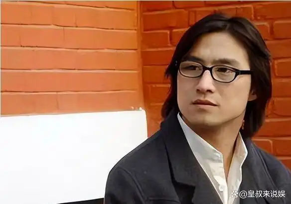 历经三婚两离,汪峰情感路漫漫,幸得章子怡相伴,事业再