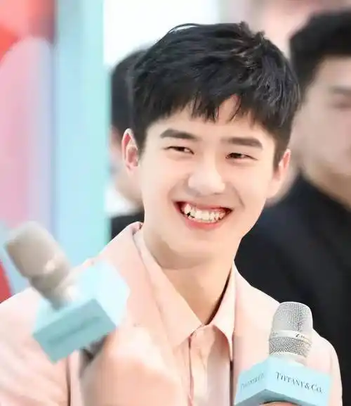 最后露出一个,最可爱的笑容——刘昊然,应该没有人反对吧,出道好几年