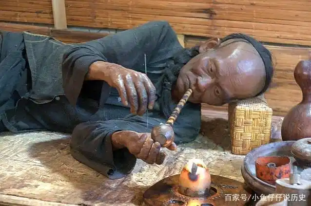 女子亲身经验告诉你吸食完鸦片大烟后就是任人玩弄