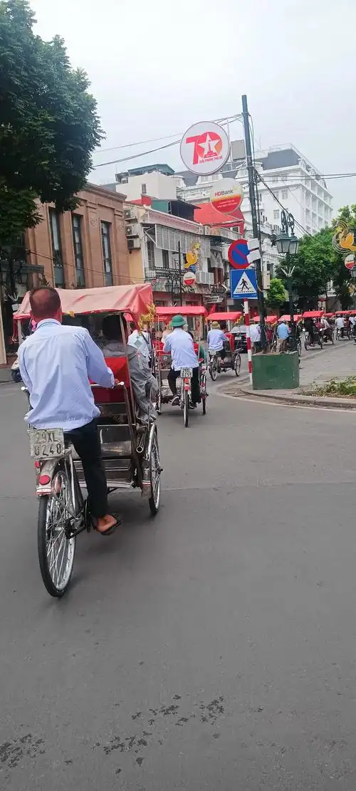 随拍记录生活,越南的三轮车