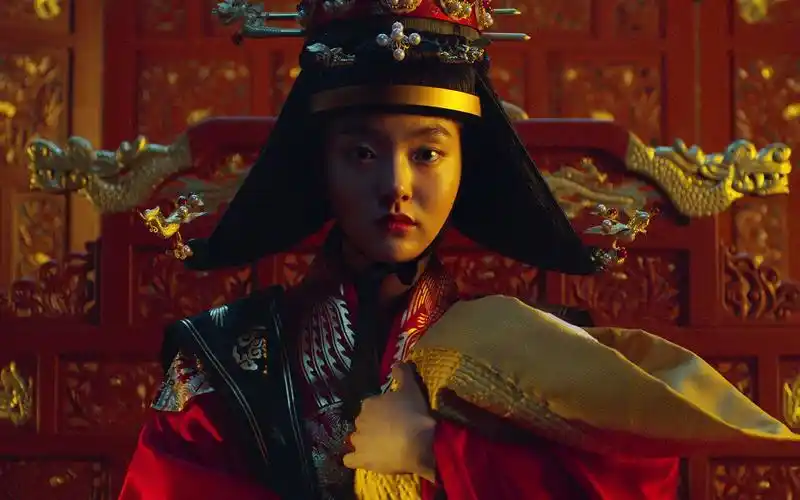 李尸朝鲜第二季下中殿娘娘惊天阴谋世子皇宫浴血奋战全智贤最后现身