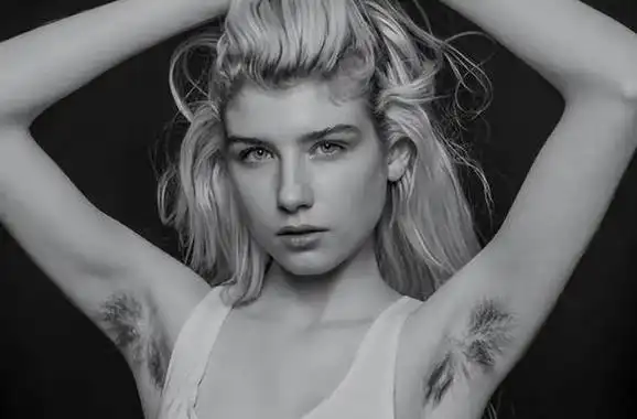 为何有些女生腋毛丰厚,有些却很干净?腋毛的多少有何意义?