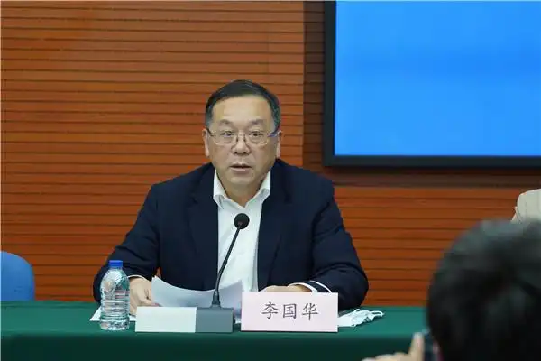 邀请市卫健委主任邬惊雷,浦东新区副区长李国华,市疫情防控公共卫生