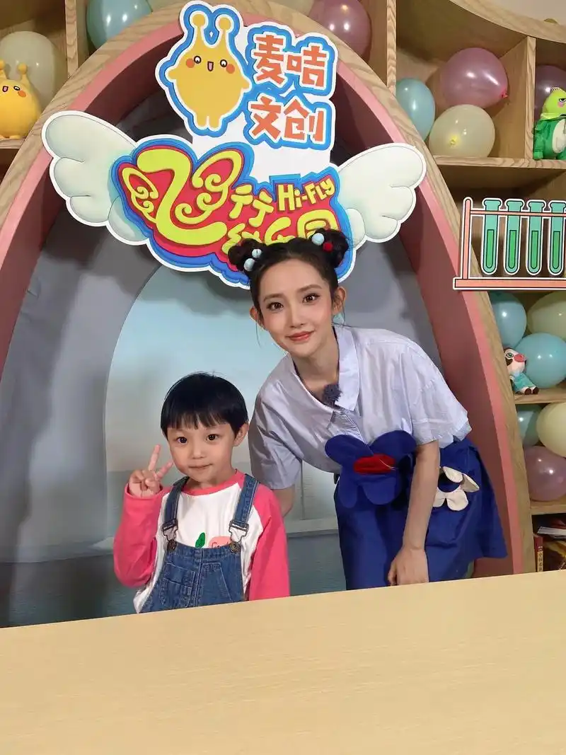 飞行幼乐园 #金鹰卡通 152022-11-16周三播出 金 - 抖音