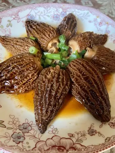 清蒸羊肚菌包肉