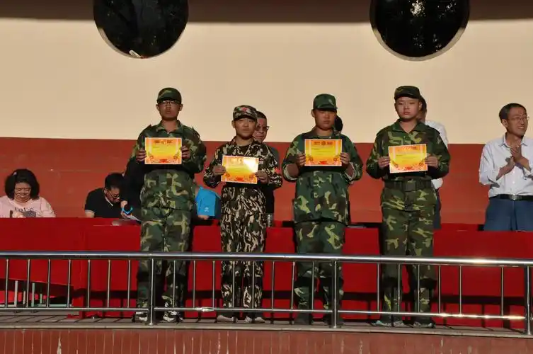 谱写军训华章 绽放青春模样——太原市万柏林区第三中学校2020级新生