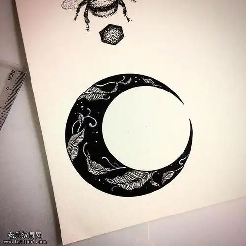 手稿月亮纹身图案