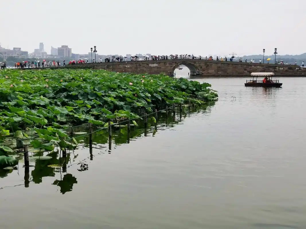 杭州西湖断桥景区