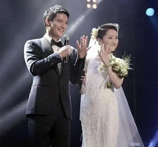 万万没想到,50岁依旧坚持"丁克"的周迅,如今成为了人生赢家|瞿颖|唱片