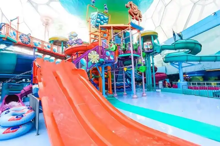 朝阳水立方嬉水乐园 冬季戏水.1.2米以下儿童免票,平日周末 - 抖音