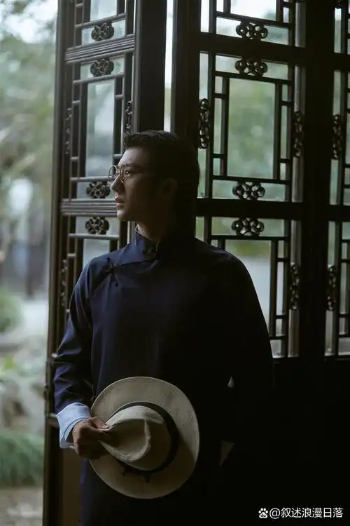 旧时光的魅力/民国风男生写真/长衫的魅力～ 苏州园林写真/ 民国风