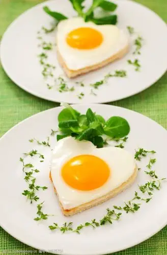心形煎蛋爱心早餐图片