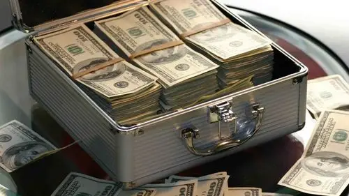 光天化日俄外交部100万美元被调包大面额钞票换成1美元