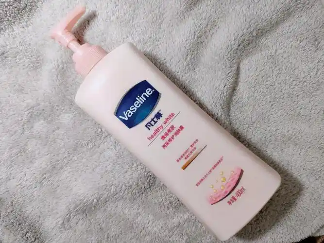 购物分享凡士林美白身体乳
