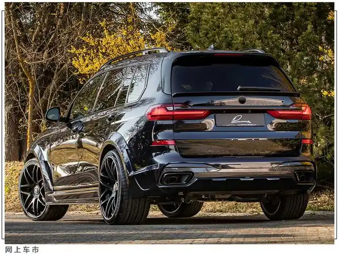 宝马x7改装版实拍 配23英寸轮圈车标还认识吗