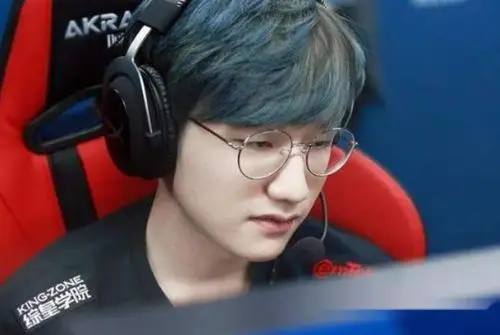 lol小花生合约结束开始寻找下家g2老板欲签下他