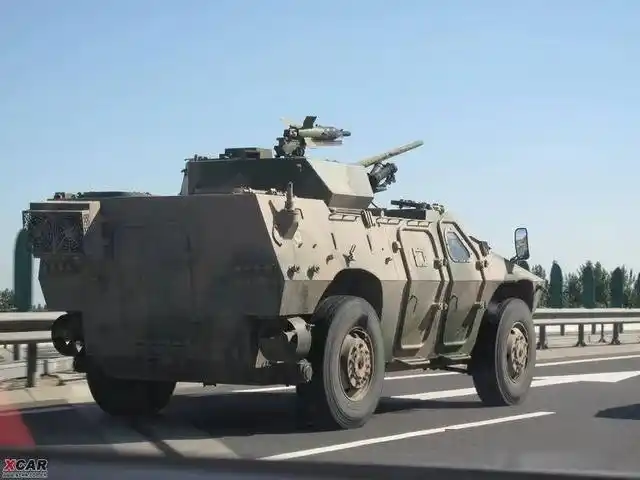 空降神鹰新座驾空降兵列装新一代4x4轮式装甲车