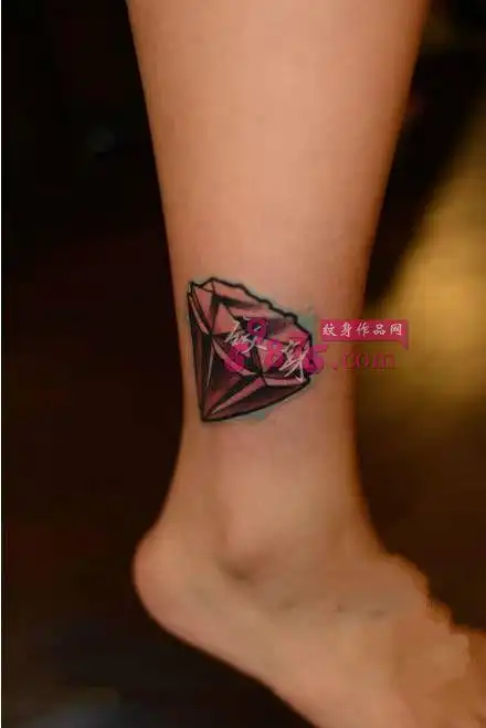 小清新脚踝红宝石纹身图片缩略频道推荐图