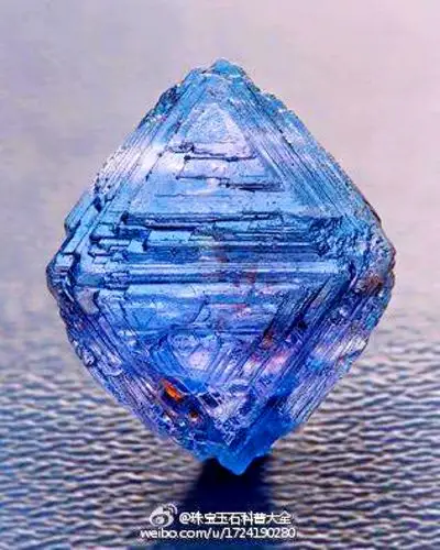 这块蓝色八面体尖晶石 blue octahedron spinel 也太完美了吧!
