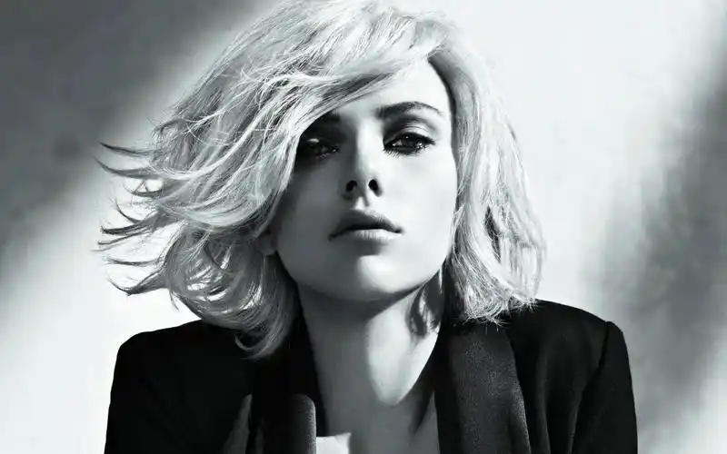 推荐几张寡姐的壁纸了