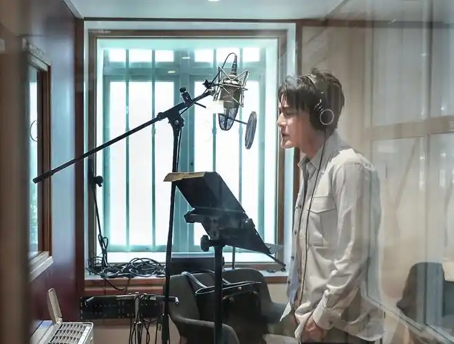 张信哲《慢慢走》新歌上线 首次以音乐创作营形式制作