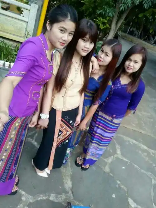 缅甸傣族小姑娘.美不美