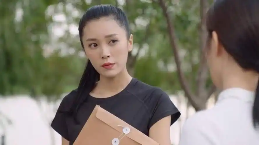 小幸福凯特收到重要文件她却要让闺蜜看清姜德顺的真面目