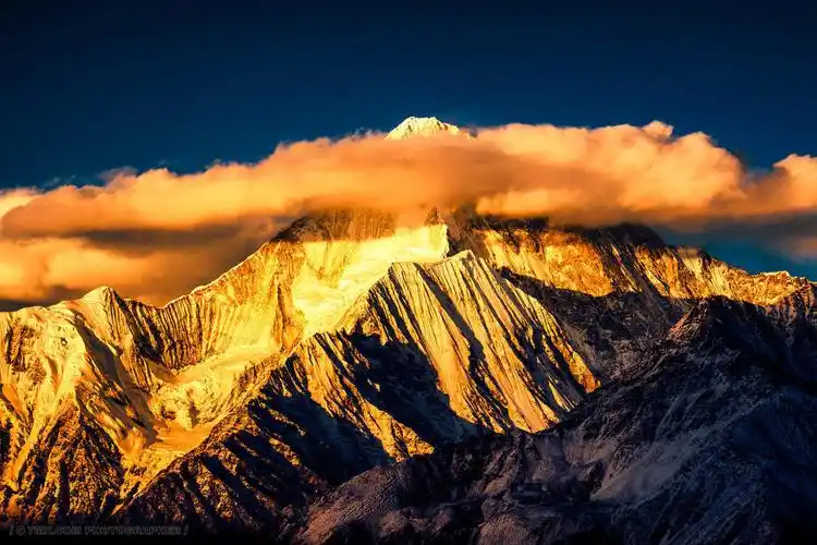 日落王冠 风光 山脉 黄昏 风景 色彩 植物 抓拍 金色 史诗 小米画报