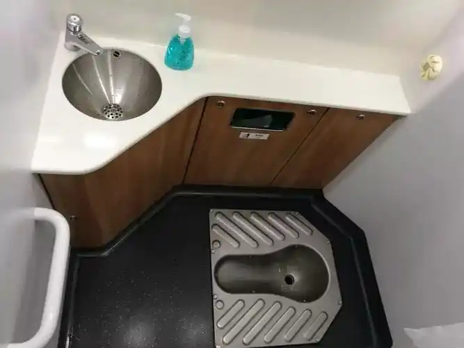 电源和wifi,还有丰富的高铁美食供应哦……妈妈再也不怕我坐车辛苦了!