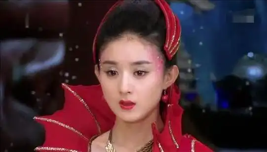 一,赵丽颖饰演的鲤鱼精来自于电视剧《追鱼传奇》,这部剧是在2013年