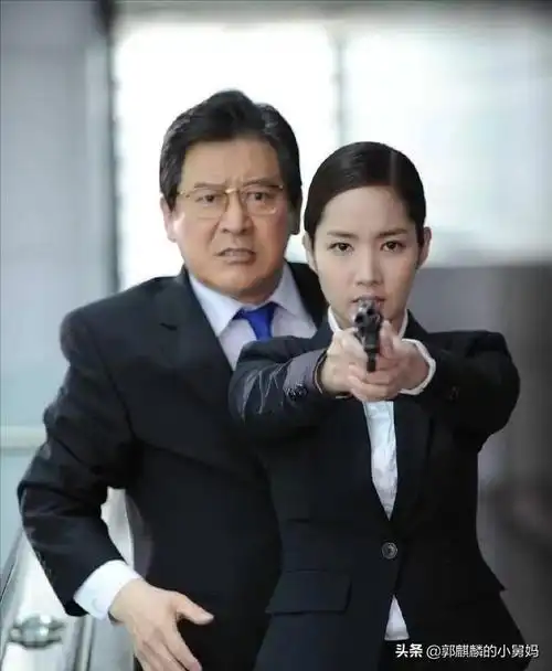 电视剧中的女保镖都是非常高冷的,不苟言笑,不过很能打,所以还是有几