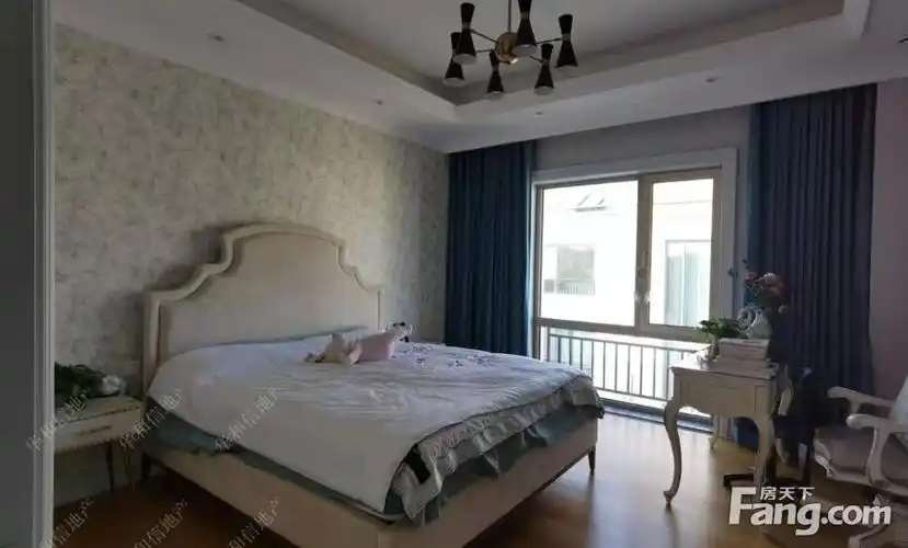 格拉斯小镇小区租房,五室四厅,格拉斯小镇!