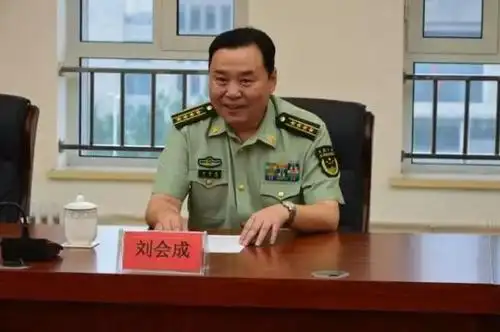 刘会成任武警内蒙古总队司令员,曾任天安门国旗护卫队大队长(图)