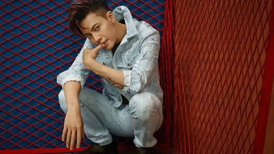 娱乐点评杨紫钟汉良陈晓陈伟霆胡先煦黄子韬