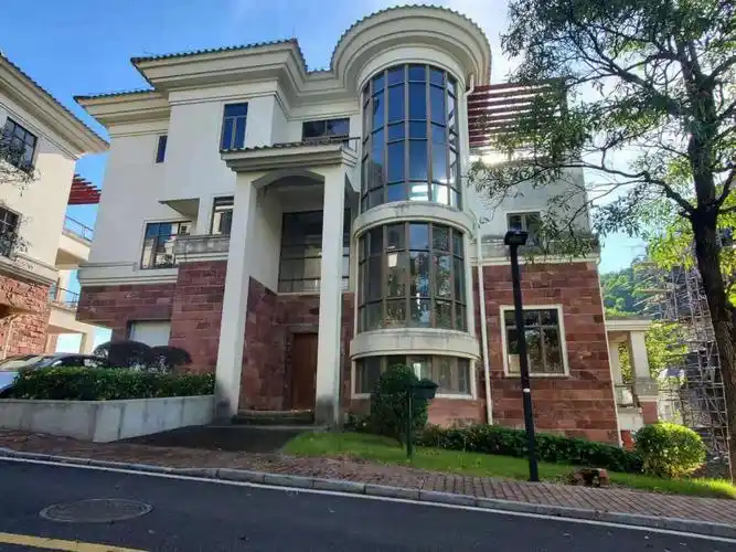 驱车10分钟到中山市区的别墅