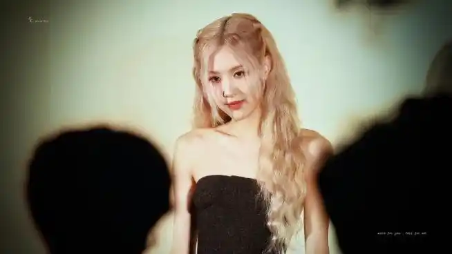 ros07超话#朴彩英日默瓦全球品牌代言人#  【图片】240415@roses