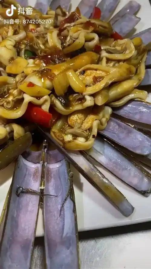 餐饮人加油 今晚来一个宵夜-豉汁炒圣子王,这摆盘进步了不少,厨师创意