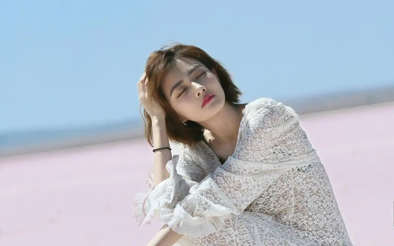 美女明星徐璐海边清新唯美图片桌面壁纸高清大图预览1920x1200_大陆