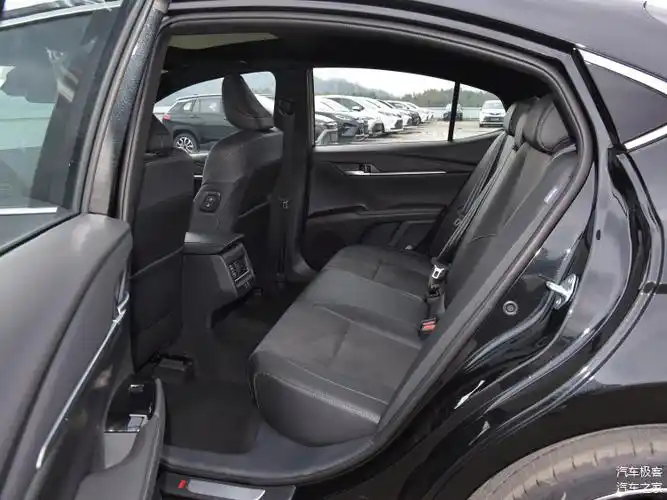 广汽丰田凯美瑞中型车市场的新性价比之王