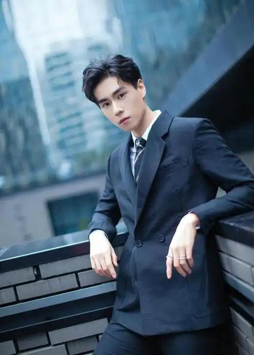 胡一天最新图片(胡一天小分头太帅气)