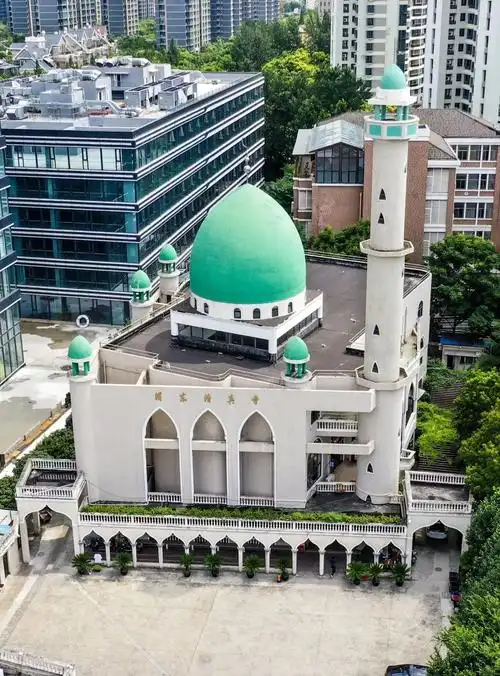 浦东清真寺浦东清真寺又称浦东回教堂,位于浦东大道吴家厅甲16号.